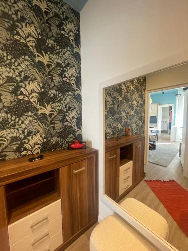 One-Bedroom Apartment image 9