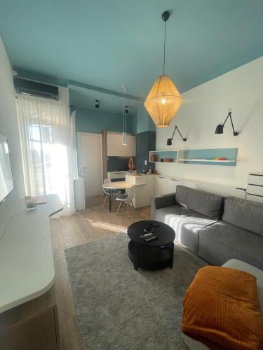 One-Bedroom Apartment image 8