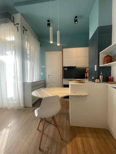 One-Bedroom Apartment image 5