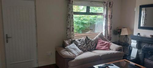 0ne bed house on private road in Lusk