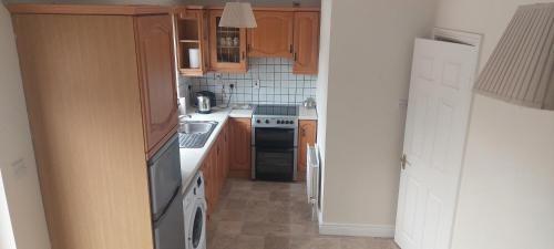 keuken, 0ne bed house on private road in Lusk