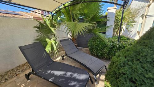Balkons/terase, Lieblingshaus mit beheizten Privatpool und Ladesäule (Lieblingshaus mit beheizten Privatpool und Ladesaule) in Portiraņa