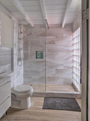 2 Bedroom Dream Cottage-Point Blanche in ポイント ブランチ