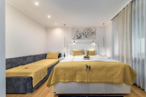 Deluxe One-Bedroom Apartment image 4