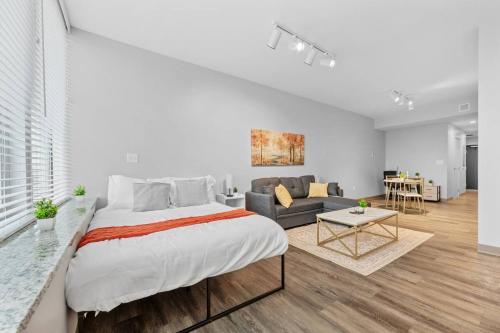 MDRN Escape with Natural Light Wi-Fi Gym Parking, Cleveland (fotografie 3)