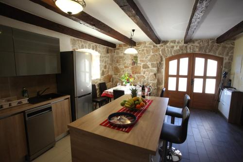 Ételek és italok, Holiday Home Rasopas in Rasopasno