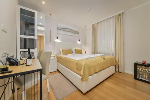 Economy Double Room - Ground Floor room in Madison Luxury Apartments & Rooms