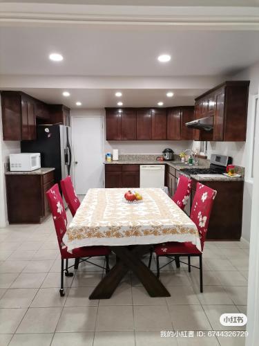 1 bedroom in a quiet neighborhood near the main street - Room B in Rowland Heights