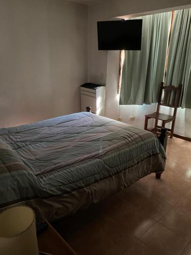 Three-Bedroom House image 4