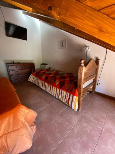Three-Bedroom House image 1
