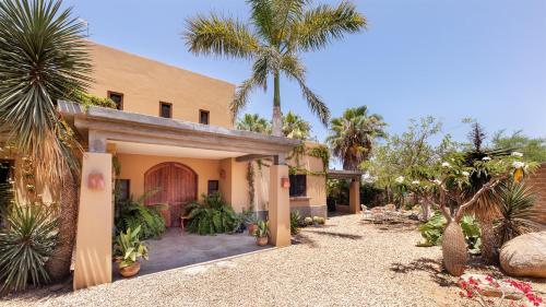 Casa Adobe