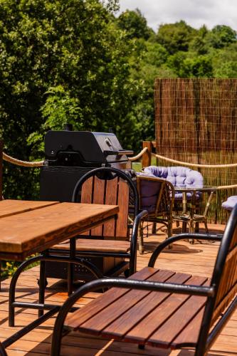 ระเบียง/ชานเรือน, Ule dziadka Kazka in โคมันตชา