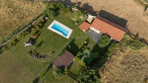 Casa Barxelo con piscina en Monforte de Lemos gîte à louer Distriz