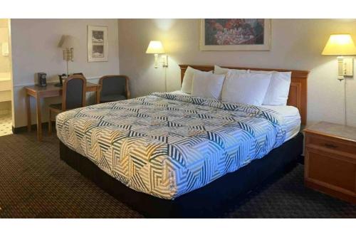 La Quinta Inn by Wyndham Phoenix Thomas Road - image 12
