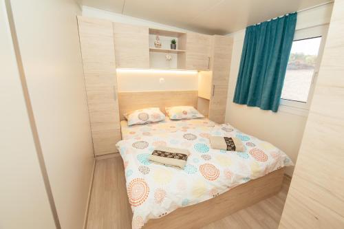 Ra, cozy familly place, free parking, near beach, in Kamp Maslina Drage - Location saisonnière - Drage