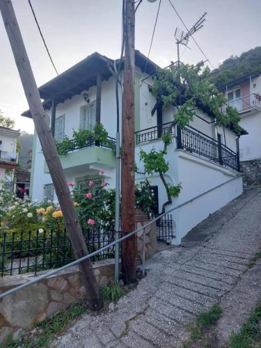 Traditional House in Panagia Village in 타소스