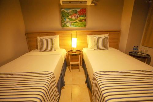 Double or Twin Room image 3