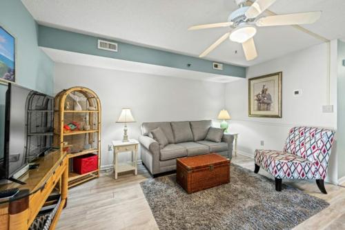 Sanabel 504 Lovely 2BR 2BA with Tile throughout and Indoor Pool