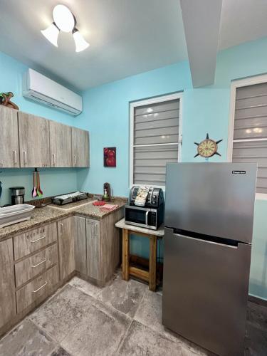 Ocean View House in Quebradillas with Rooftop - image 4