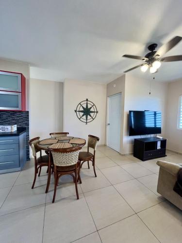 Ocean View House in Quebradillas with Rooftop in เกบราดีญัส