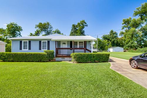 . 2 Mi to Shops & Eats: Family Home in Donalsonville