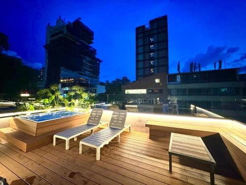 L301 4BR Lleras Park Apt Rooftop Jacuzzi AC, Medellín (fotografie 7)