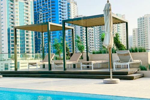 Spacious 1BR Balcony Jacuzzi - image 7