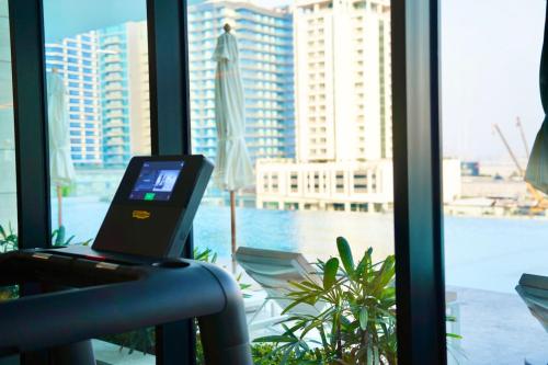 Jacuzzi Canal view BusinessBay - image 6