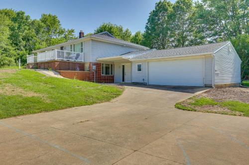Fish, Hike and Golf Leisurely Navarre Home with Yard! in Massillon (OH)