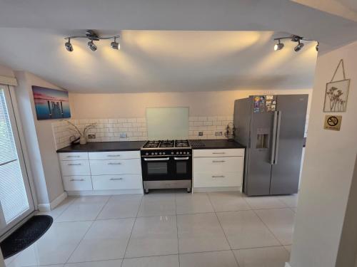 Stunning property with Summer house in Palfrey