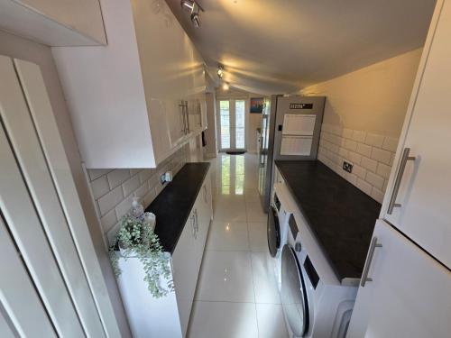 Stunning property with Summer house in Palfrey