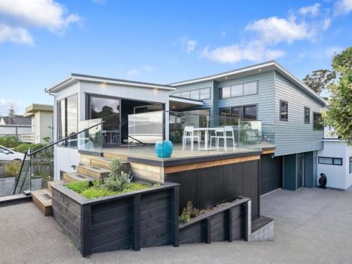 Exterior view, Seabreeze Retreat - Paraparaumu Holiday Home in Paekakariki