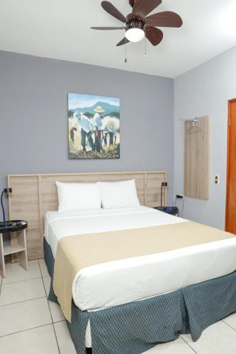 Deluxe Double Room image 5
