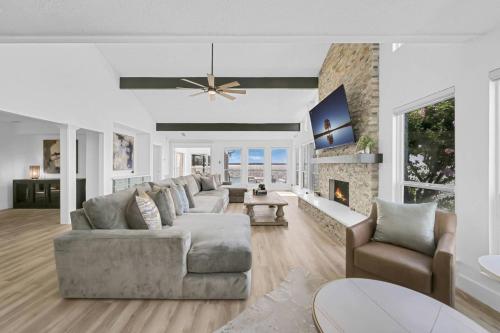 Waters Edge Estate, Montgomery