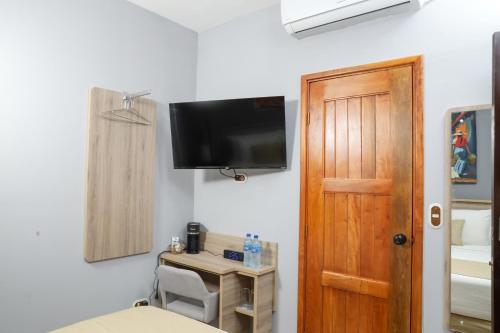Deluxe Double Room image 9