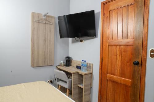 Deluxe Double Room image 8