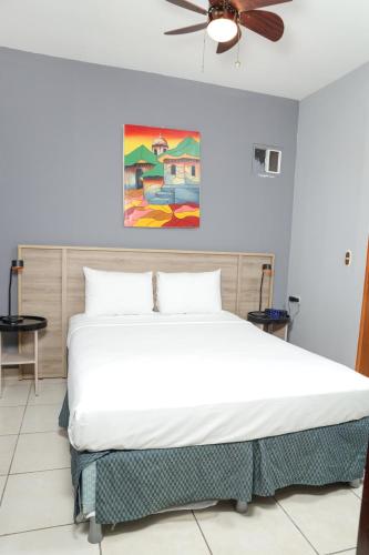 Deluxe Double Room image 10