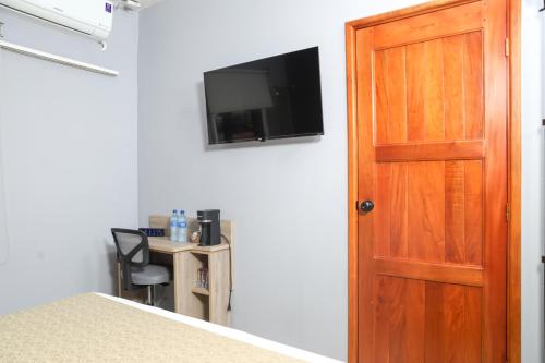 Deluxe Double Room image 2