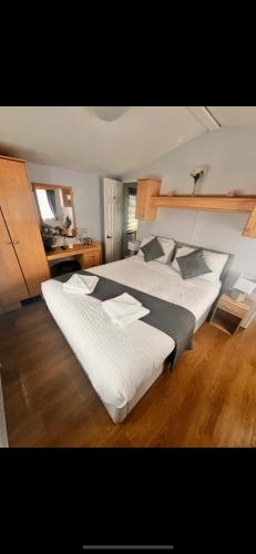 Vacation Escape - Valley Farm -Clacton-on-sea - Holiday Park 5