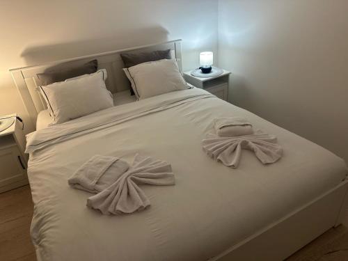 One-Bedroom Apartment image 10