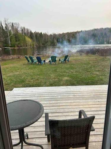 Apkārtne, Chalet serenity at Lac Desroches in Domaine-Breton (QC)