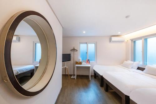 Exterior view, Crash in Yongsan in Yongsan