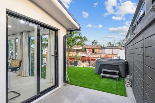 Tropical WaterFront Oasis in Dania Beach, USA