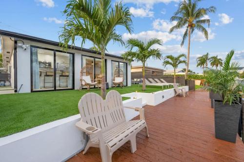 Tropical WaterFront Oasis in Dania Beach, USA