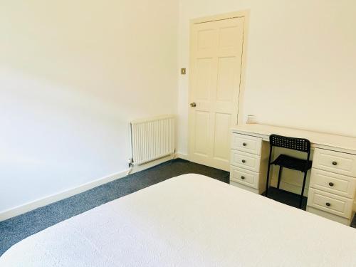 Cozy Room in Glasgow West End in North Glasgow