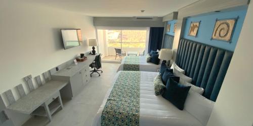 Hotel HBlue Malecón (Hotel HBlue Malecon) in La paz