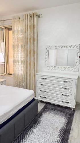 One-Bedroom Apartment image 10
