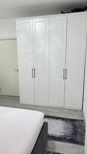 Seaview Apartment - image 5
