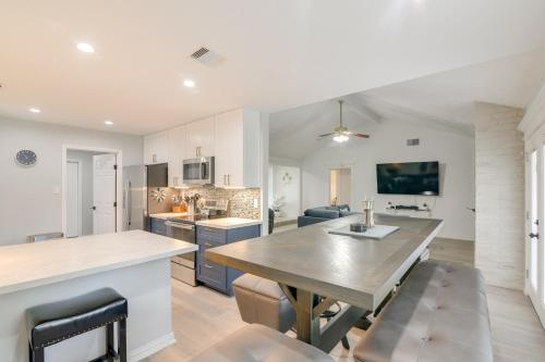 Golf and Get Outside - Family Home in Houston!