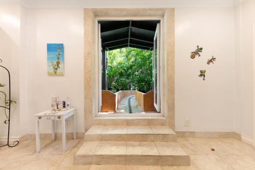 DreamSpace Estate Private Luxury Villa Pool Car and Beach - image 4
